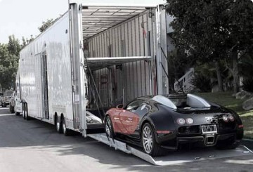 Enclosed car transport service